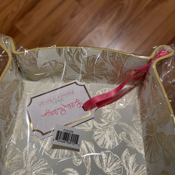 🆕 LILLY PULITZER Valet In Reel Life - Picture 6 of 6